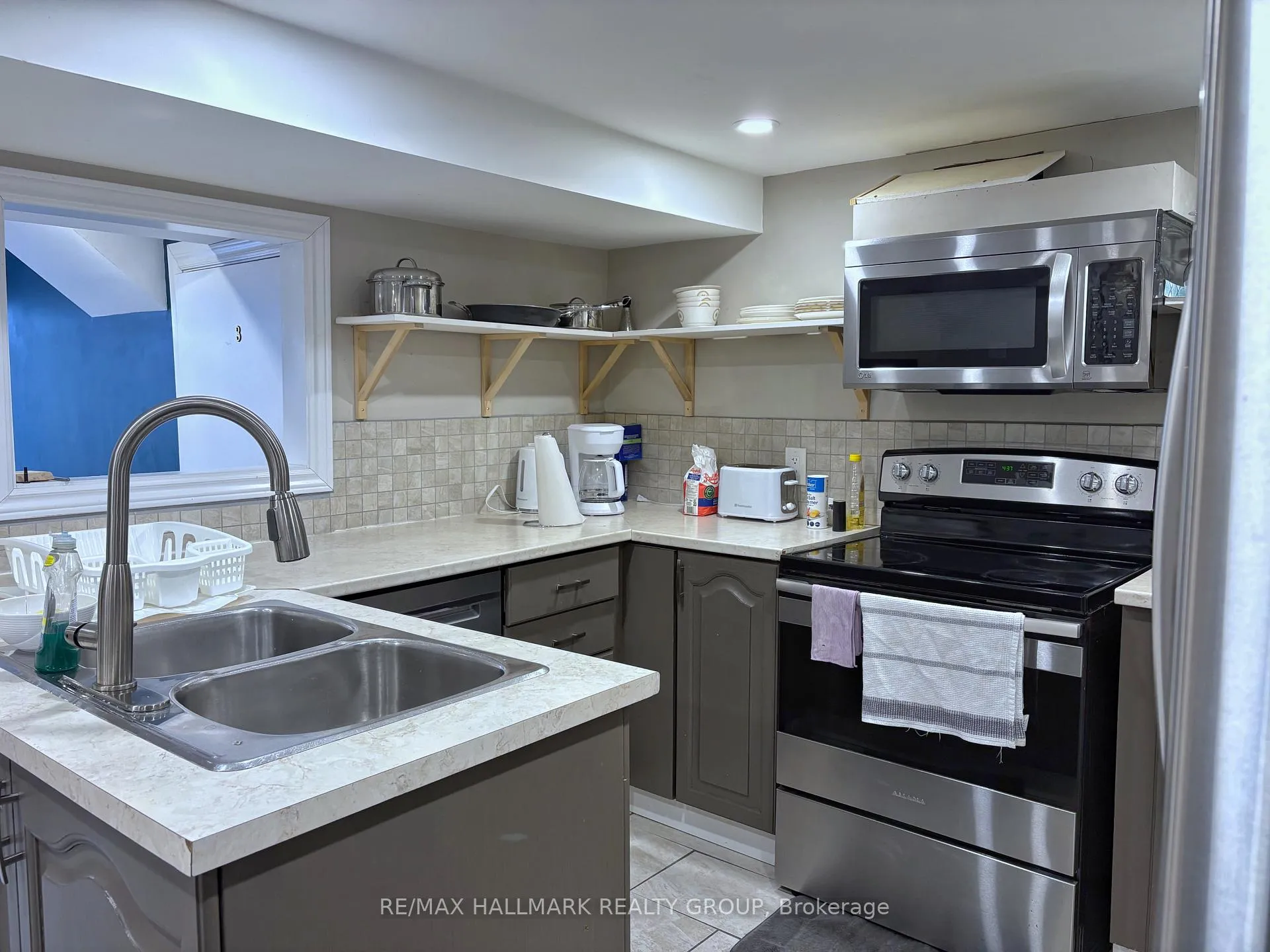 Photo 27 of 18 Forest Park Avenue, Ottawa, City View/Skyline/Fisher Heights/Parkwood Hills — HOMEH