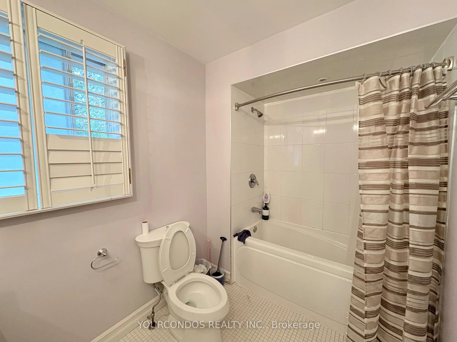 Photo 11 of Unit Upper A, 31 Markhaven Road, Markham, Unionville — HOMEH