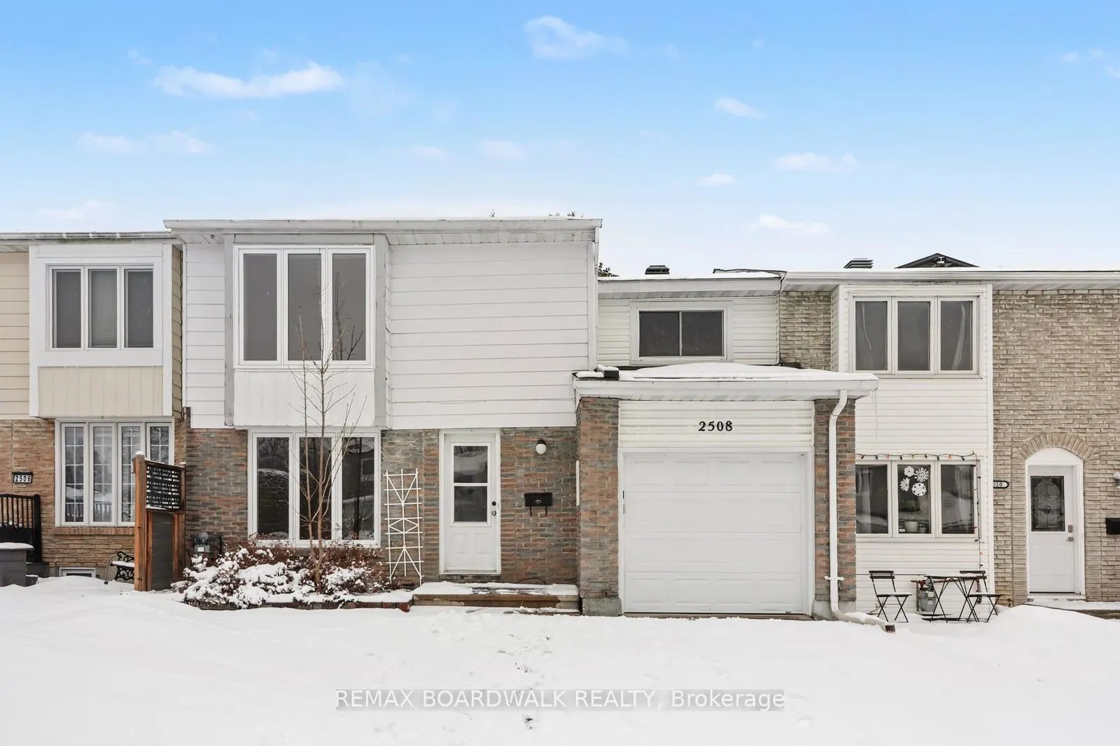 Photo 2 of 2508 Autumn Hill Crescent, Ottawa, Blackburn Hamlet (South) — HOMEH