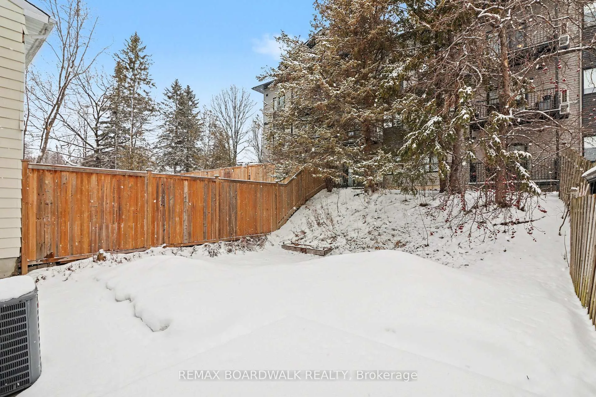Photo 6 of 2508 Autumn Hill Crescent, Ottawa, Blackburn Hamlet (South) — HOMEH