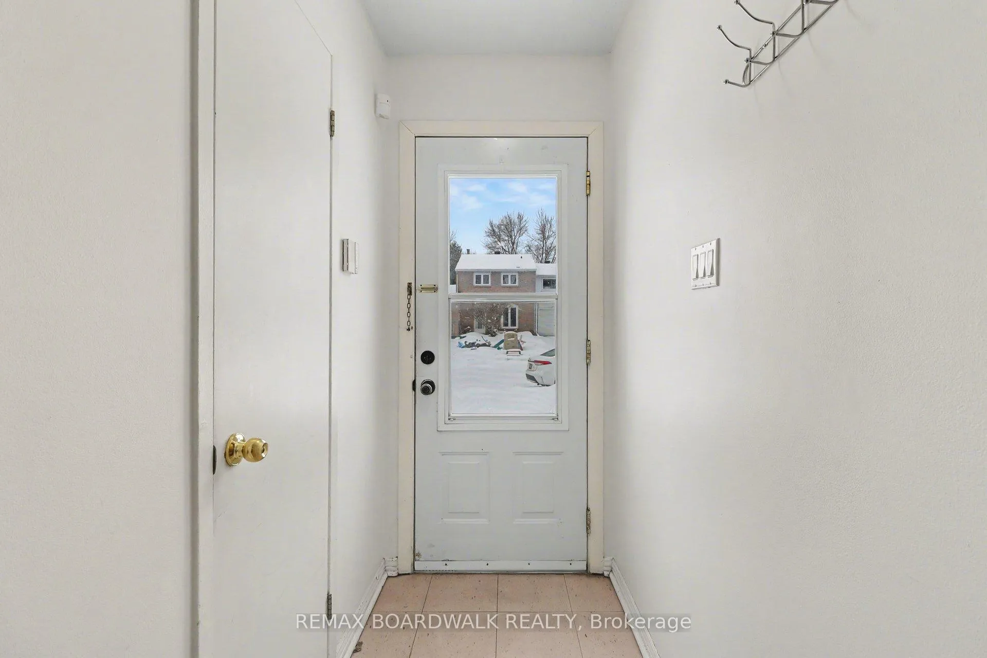 Photo 8 of 2508 Autumn Hill Crescent, Ottawa, Blackburn Hamlet (South) — HOMEH