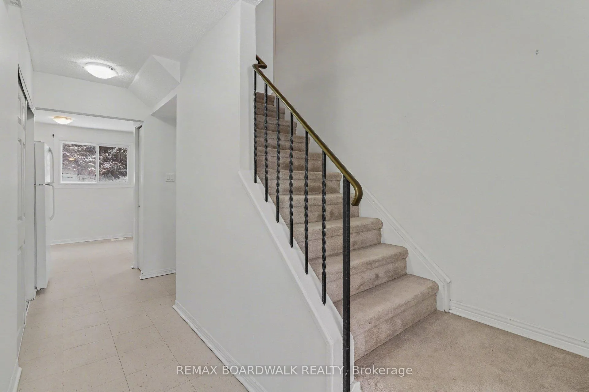Photo 10 of 2508 Autumn Hill Crescent, Ottawa, Blackburn Hamlet (South) — HOMEH