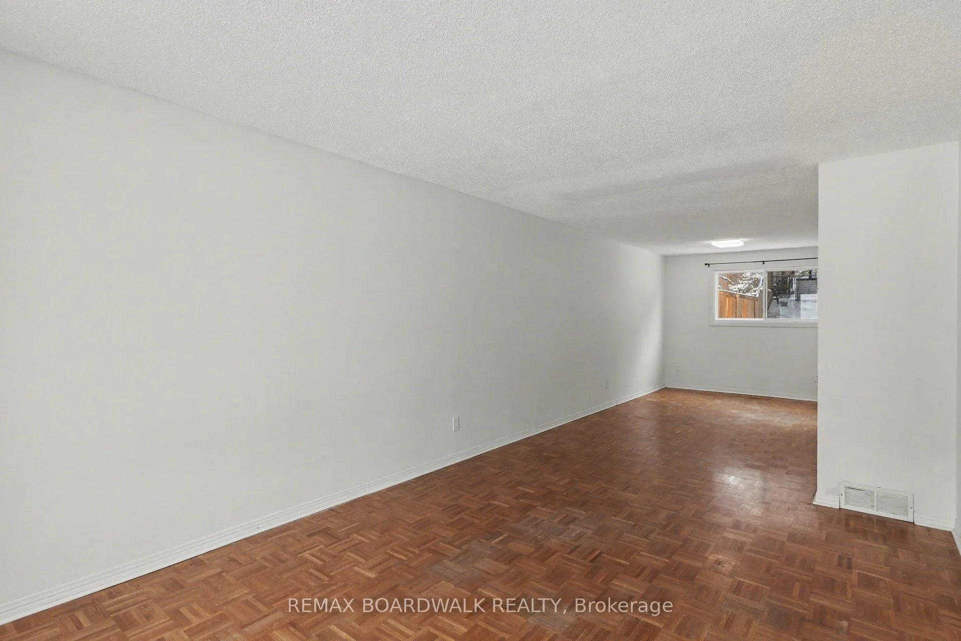 Photo 16 of 2508 Autumn Hill Crescent, Ottawa, Blackburn Hamlet (South) — HOMEH