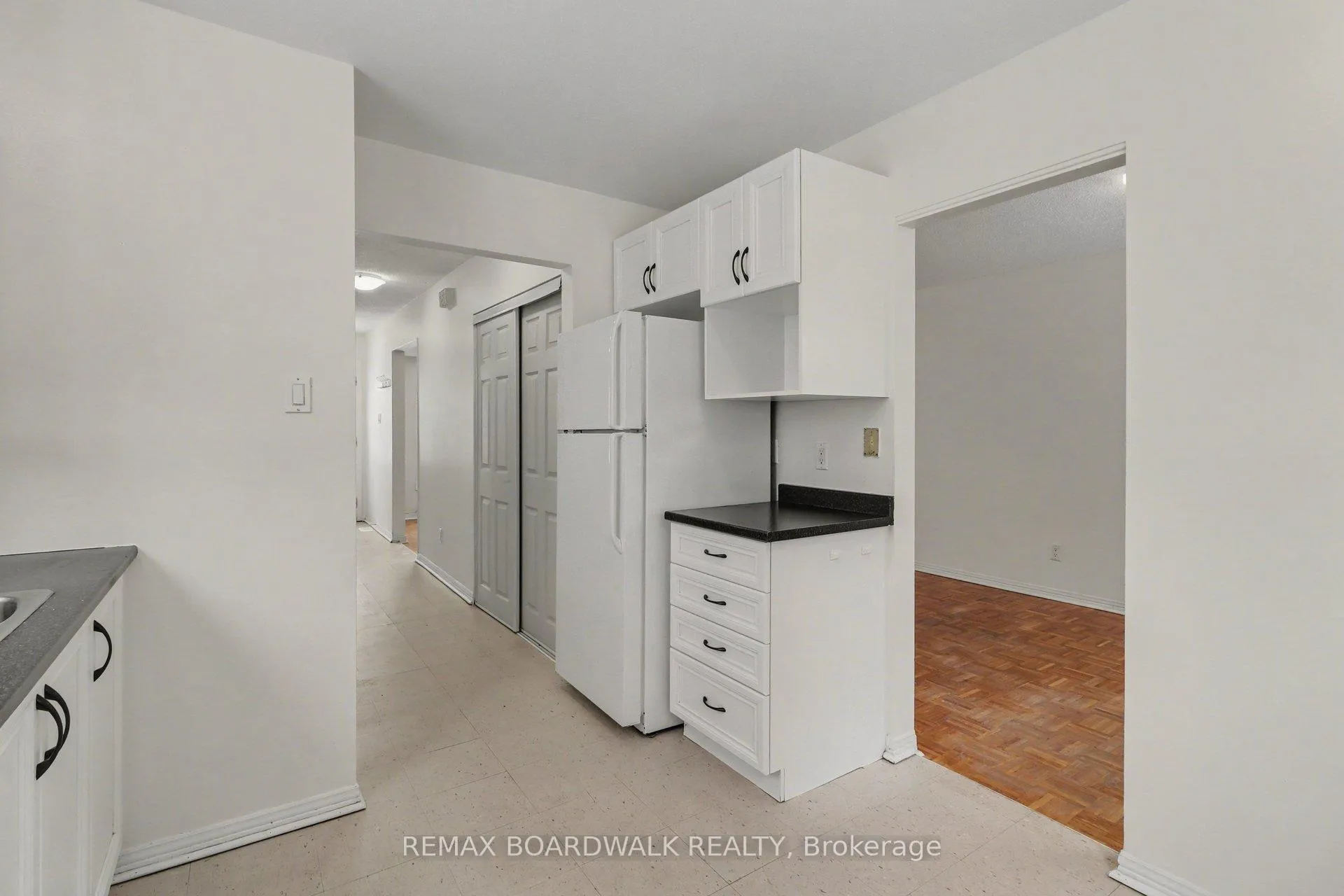 Photo 17 of 2508 Autumn Hill Crescent, Ottawa, Blackburn Hamlet (South) — HOMEH