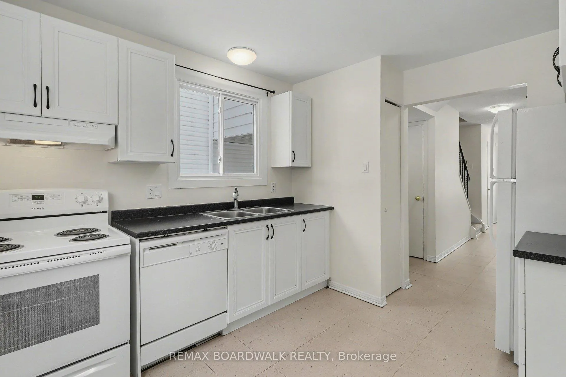 Photo 18 of 2508 Autumn Hill Crescent, Ottawa, Blackburn Hamlet (South) — HOMEH