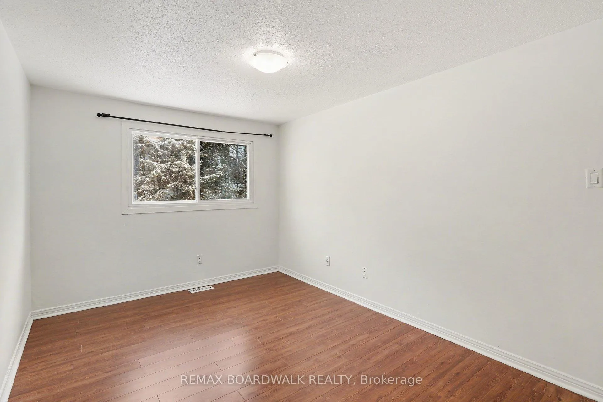 Photo 21 of 2508 Autumn Hill Crescent, Ottawa, Blackburn Hamlet (South) — HOMEH