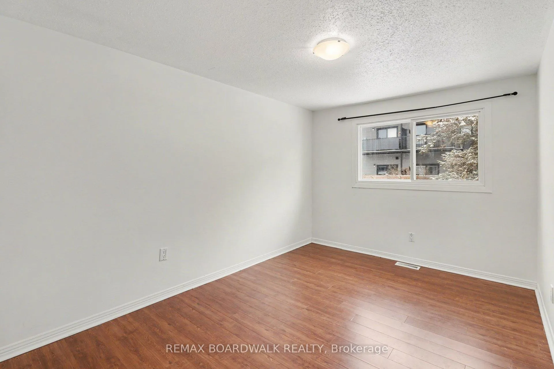 Photo 23 of 2508 Autumn Hill Crescent, Ottawa, Blackburn Hamlet (South) — HOMEH