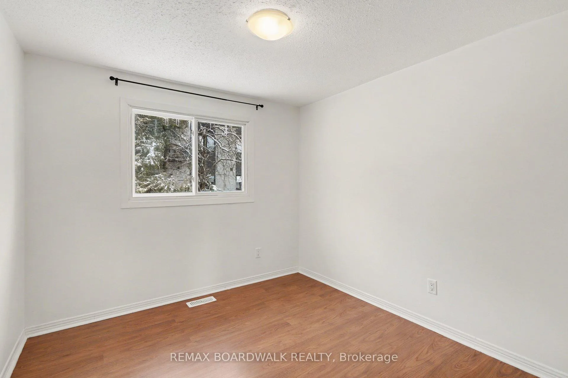Photo 25 of 2508 Autumn Hill Crescent, Ottawa, Blackburn Hamlet (South) — HOMEH
