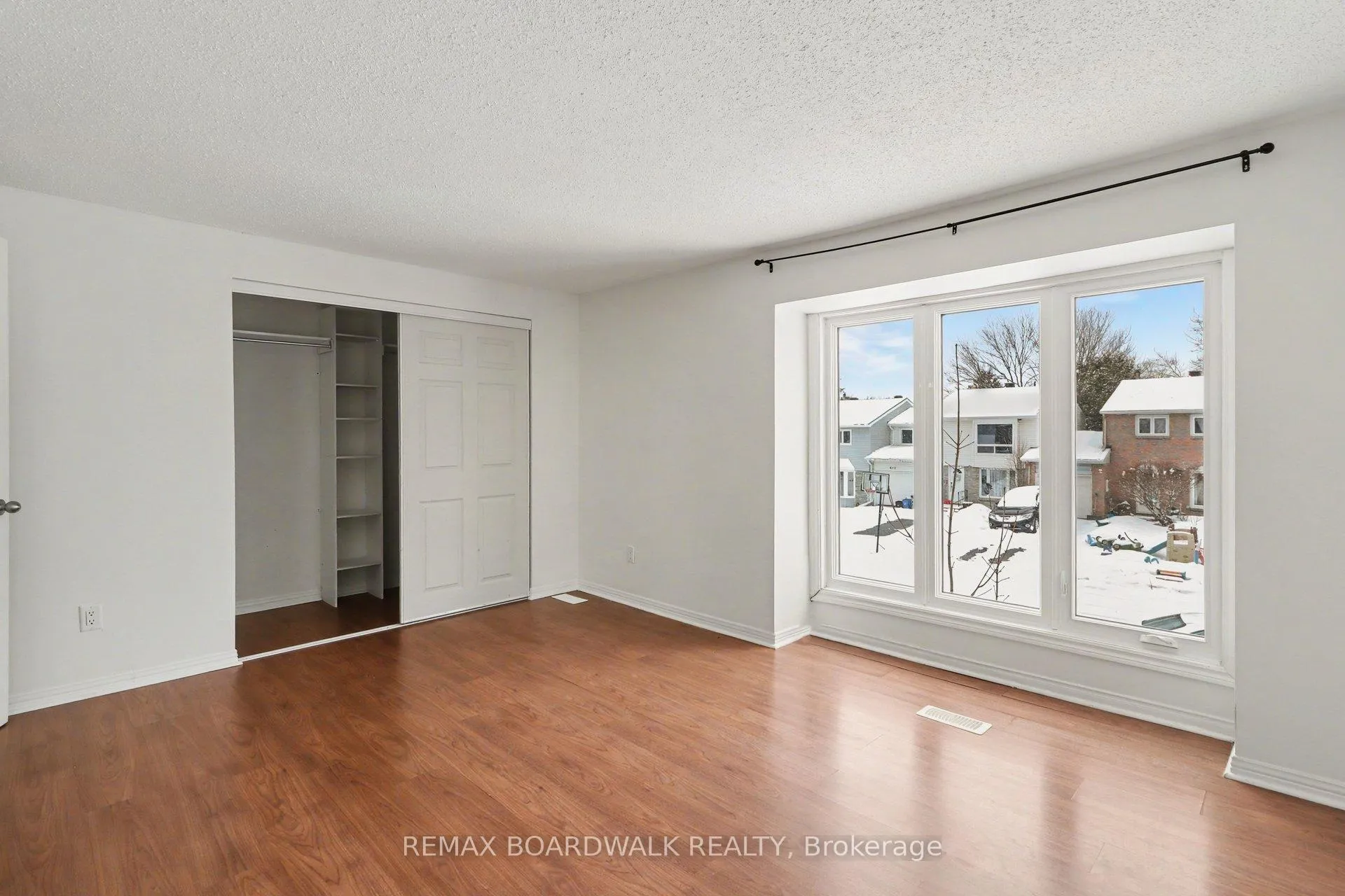 Photo 30 of 2508 Autumn Hill Crescent, Ottawa, Blackburn Hamlet (South) — HOMEH