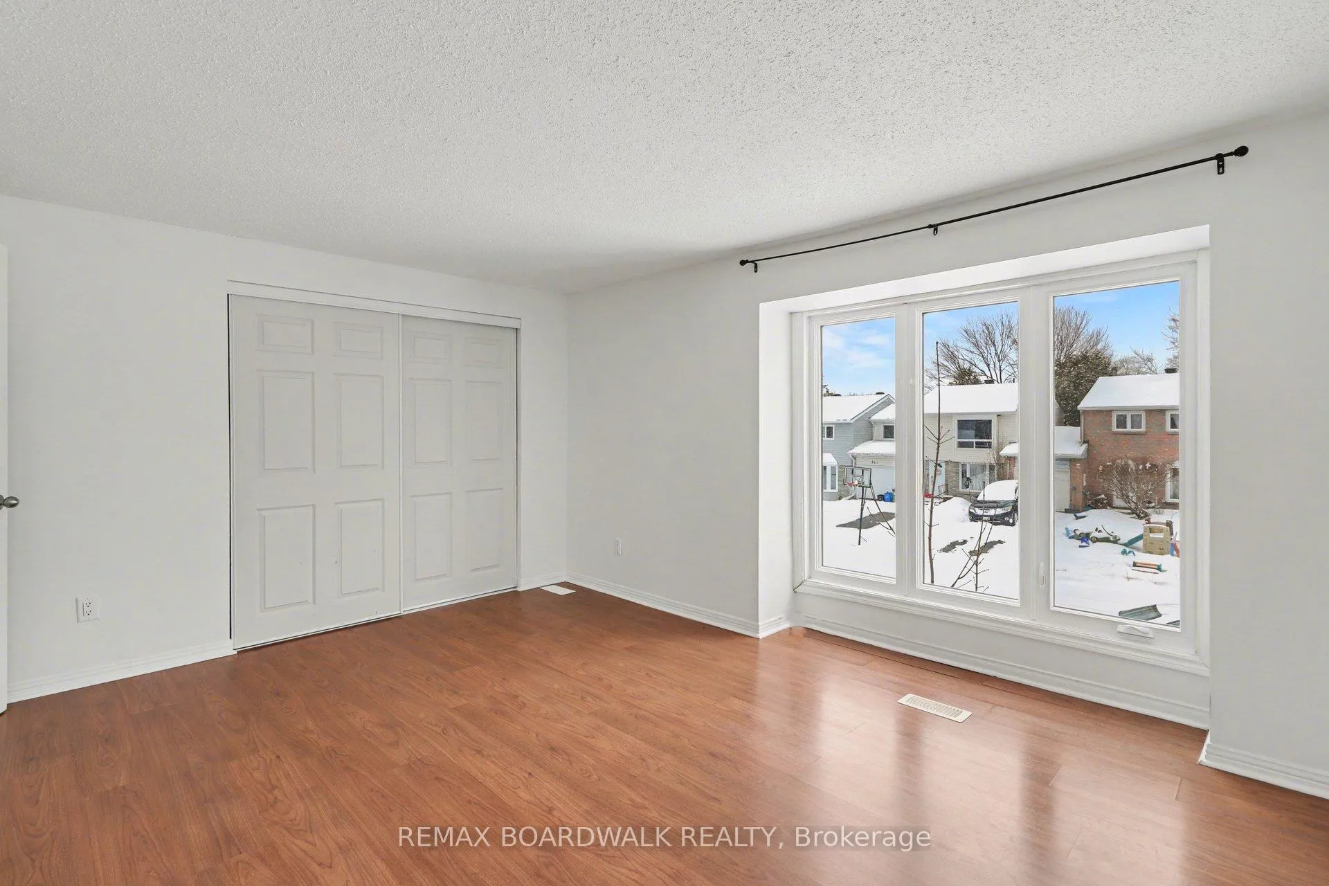 Photo 31 of 2508 Autumn Hill Crescent, Ottawa, Blackburn Hamlet (South) — HOMEH
