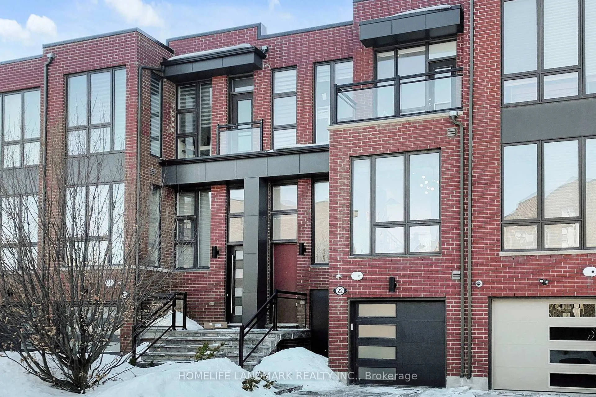 Photo 1 of 22 Crestridge Drive, Vaughan, Patterson — HOMEH
