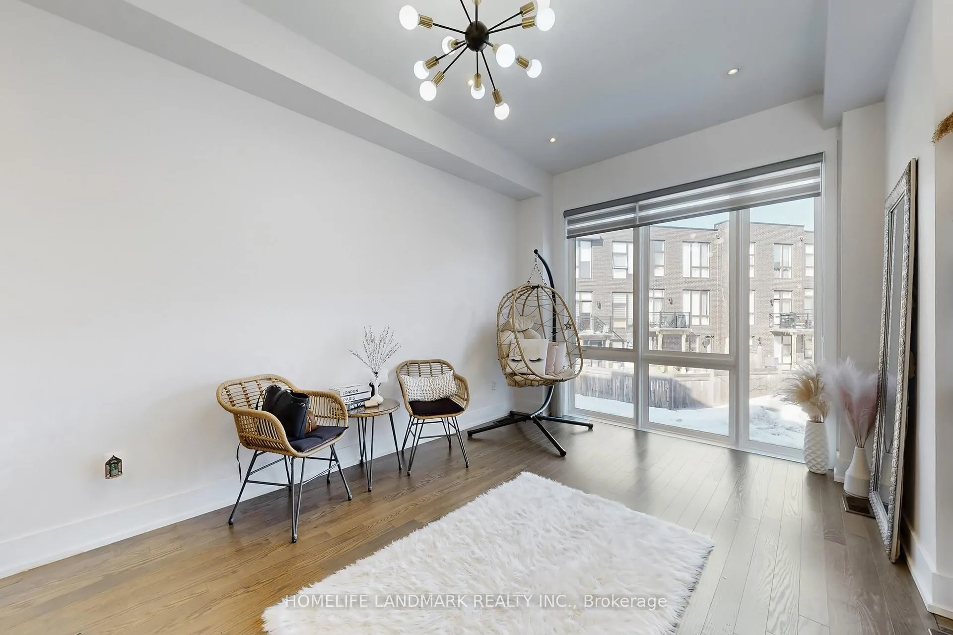 Photo 10 of 22 Crestridge Drive, Vaughan, Patterson — HOMEH