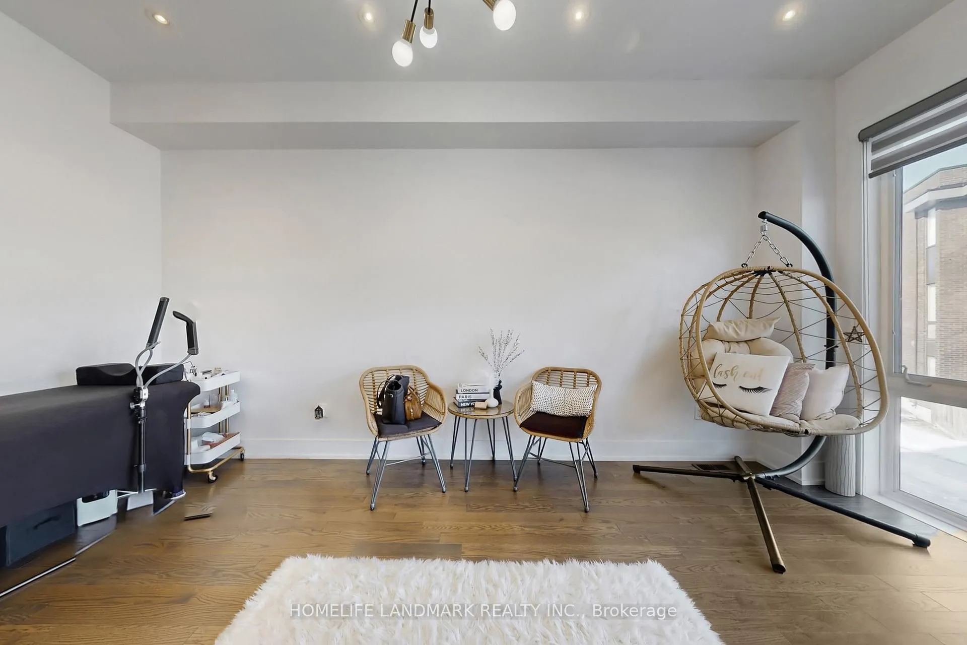 Photo 13 of 22 Crestridge Drive, Vaughan, Patterson — HOMEH