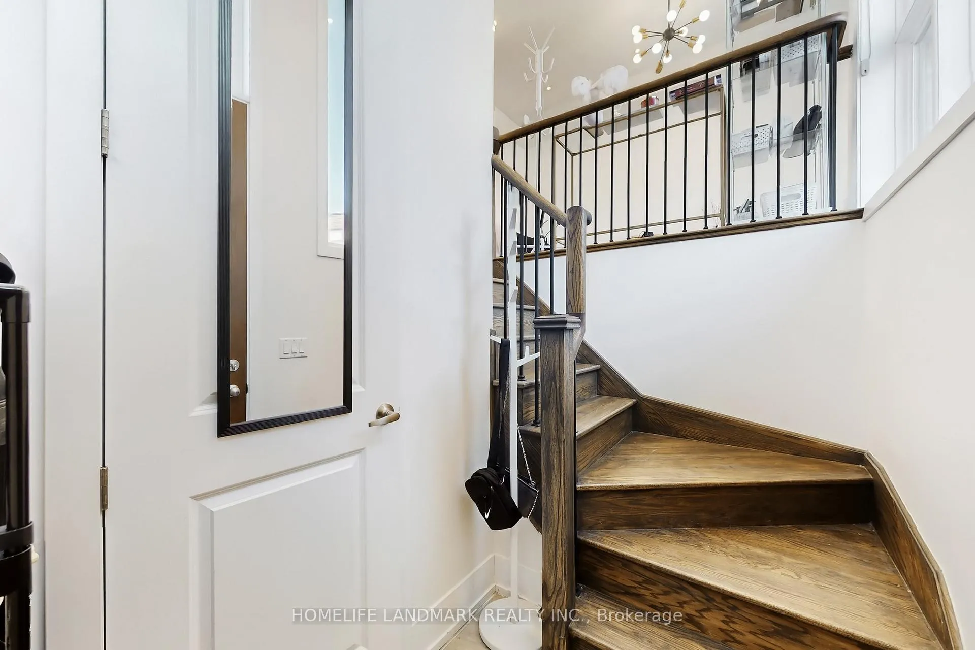 Photo 17 of 22 Crestridge Drive, Vaughan, Patterson — HOMEH