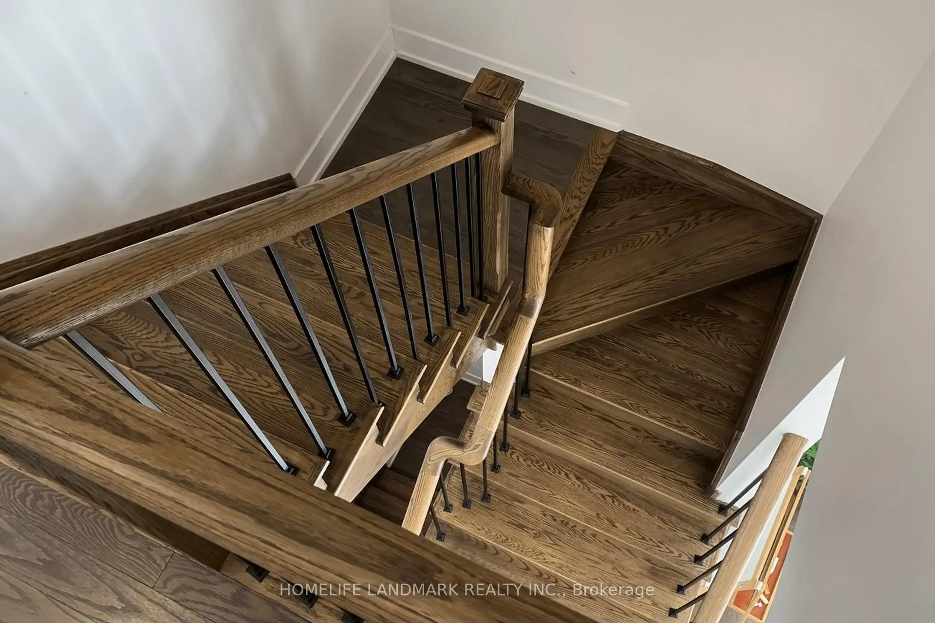 Photo 19 of 22 Crestridge Drive, Vaughan, Patterson — HOMEH
