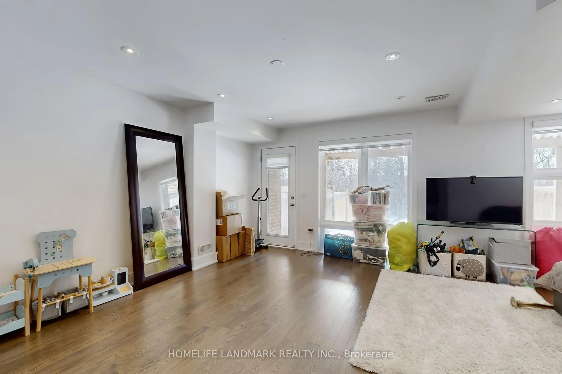 Photo 24 of 22 Crestridge Drive, Vaughan, Patterson — HOMEH