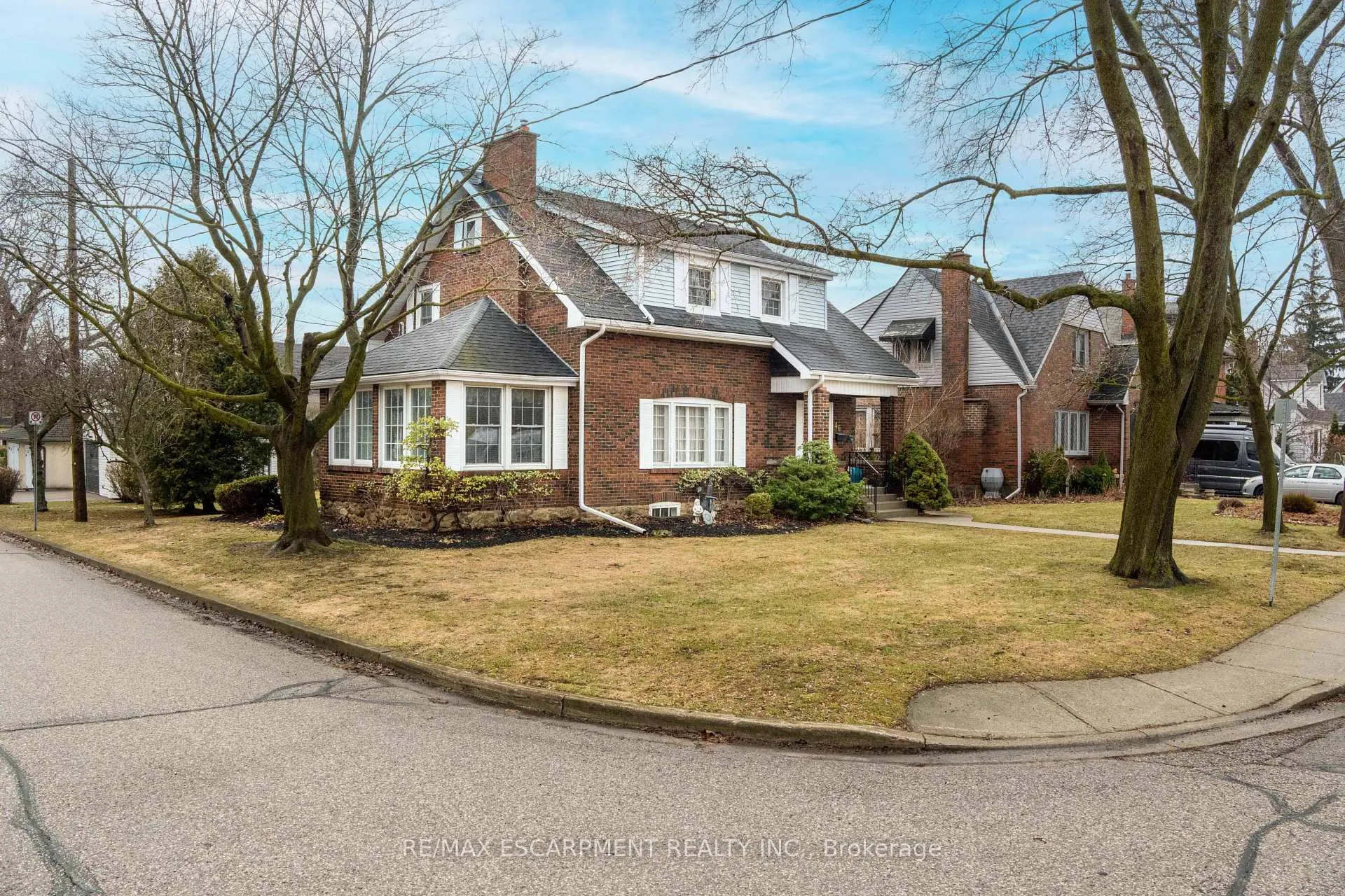Photo 2 of 46 Jane Street, Brant, Paris — HOMEH