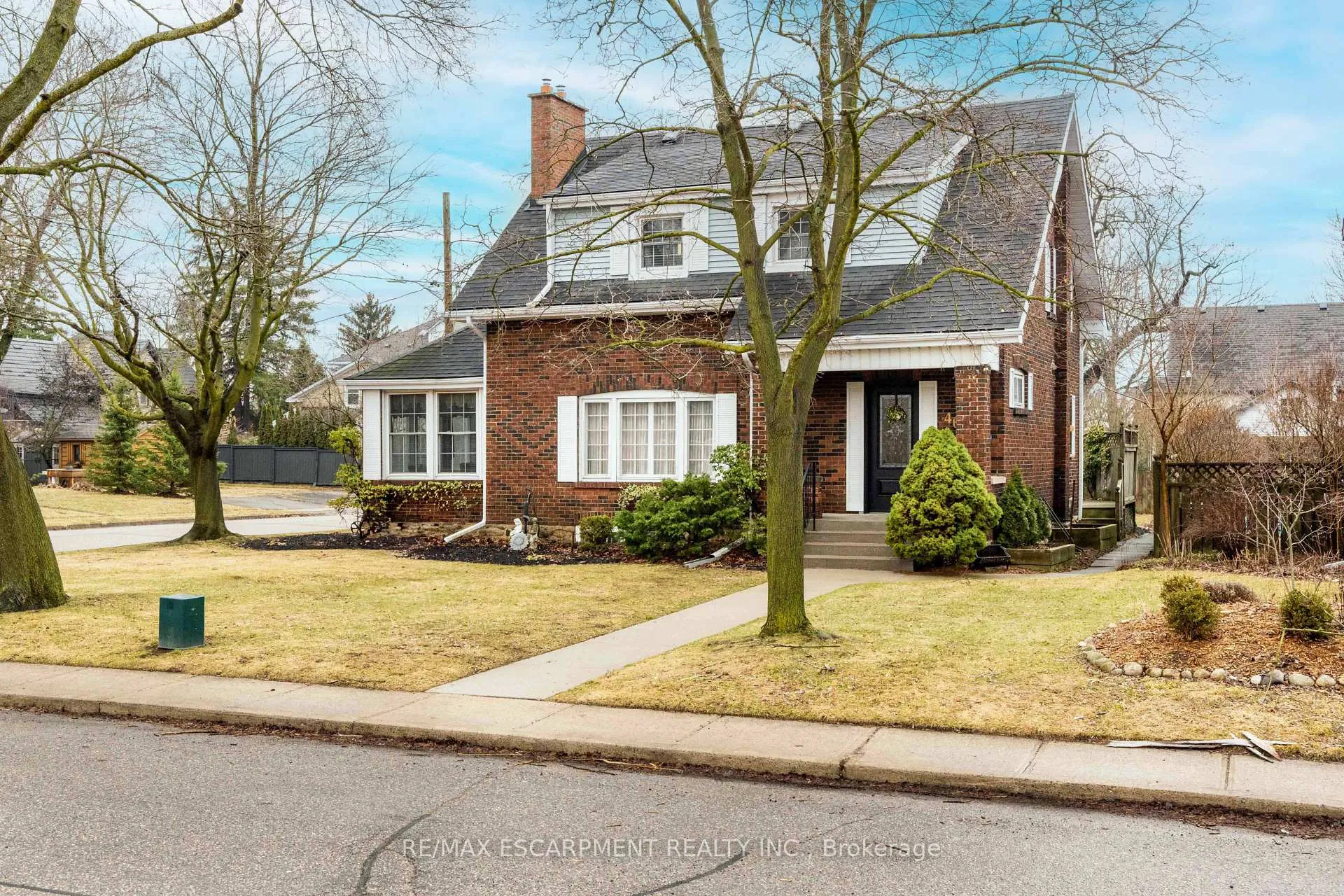 Photo 7 of 46 Jane Street, Brant, Paris — HOMEH