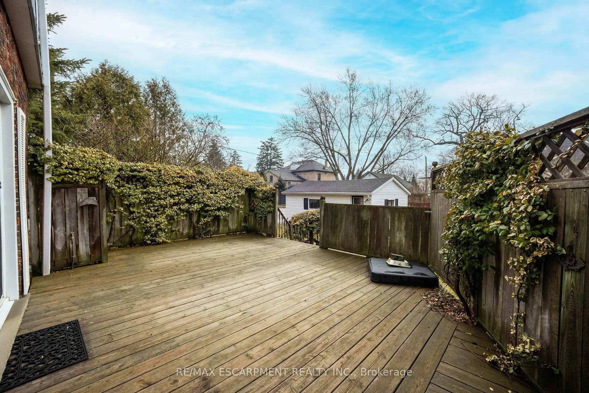 Photo 23 of 46 Jane Street, Brant, Paris — HOMEH