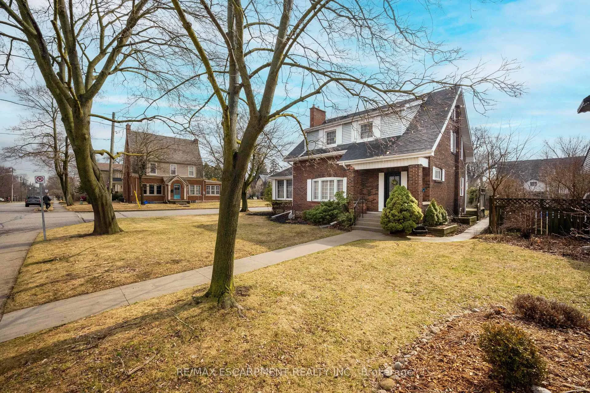 Photo 29 of 46 Jane Street, Brant, Paris — HOMEH