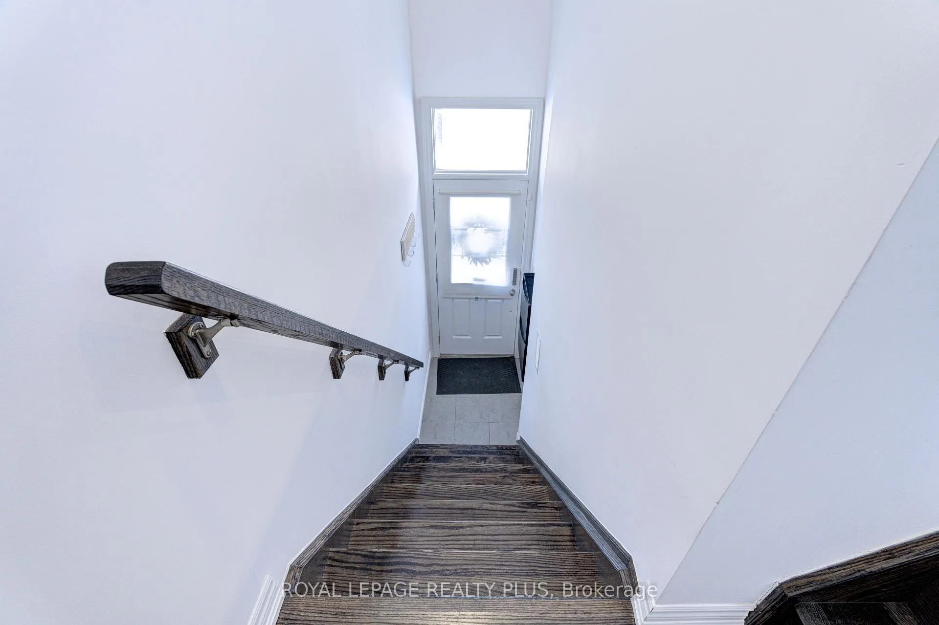 Photo 3 of Unit 98, 61 Soho Street, Hamilton, Stoney Creek Mountain — HOMEH