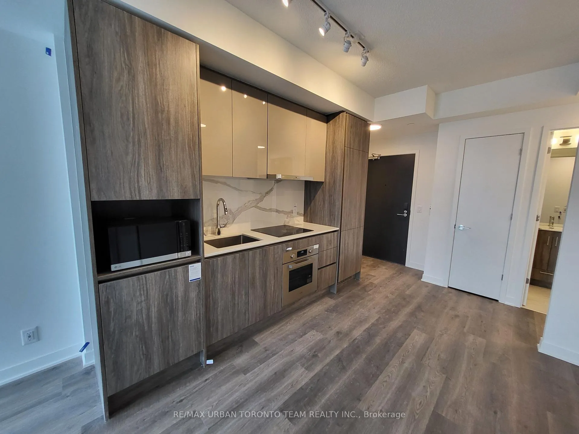 Photo 3 of Unit 3305, 180 Front Street E, Toronto, Moss Park — HOMEH