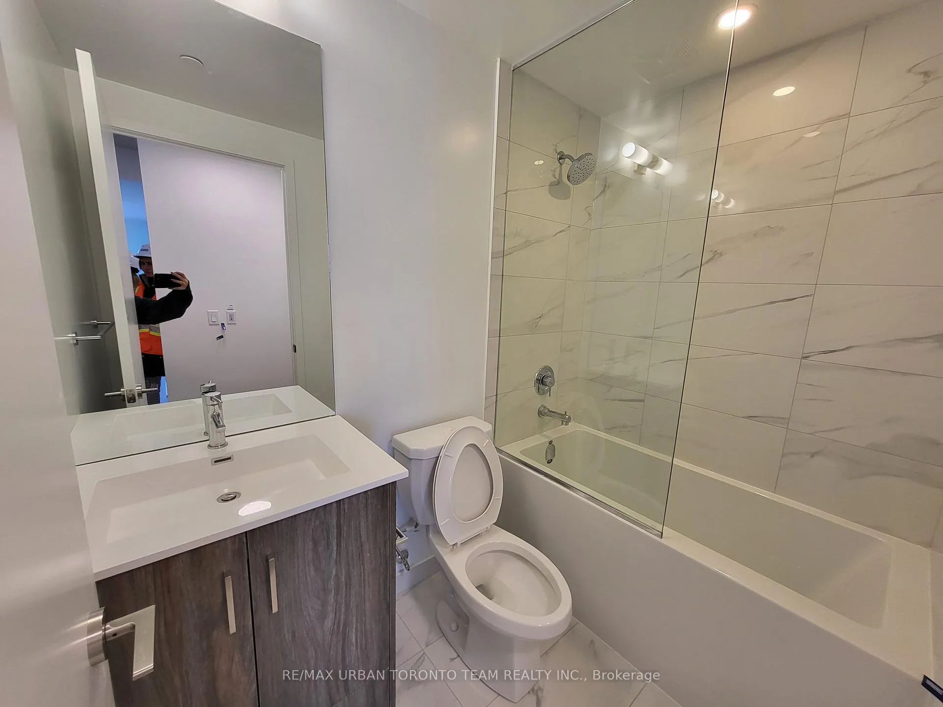 Photo 18 of Unit 3305, 180 Front Street E, Toronto, Moss Park — HOMEH