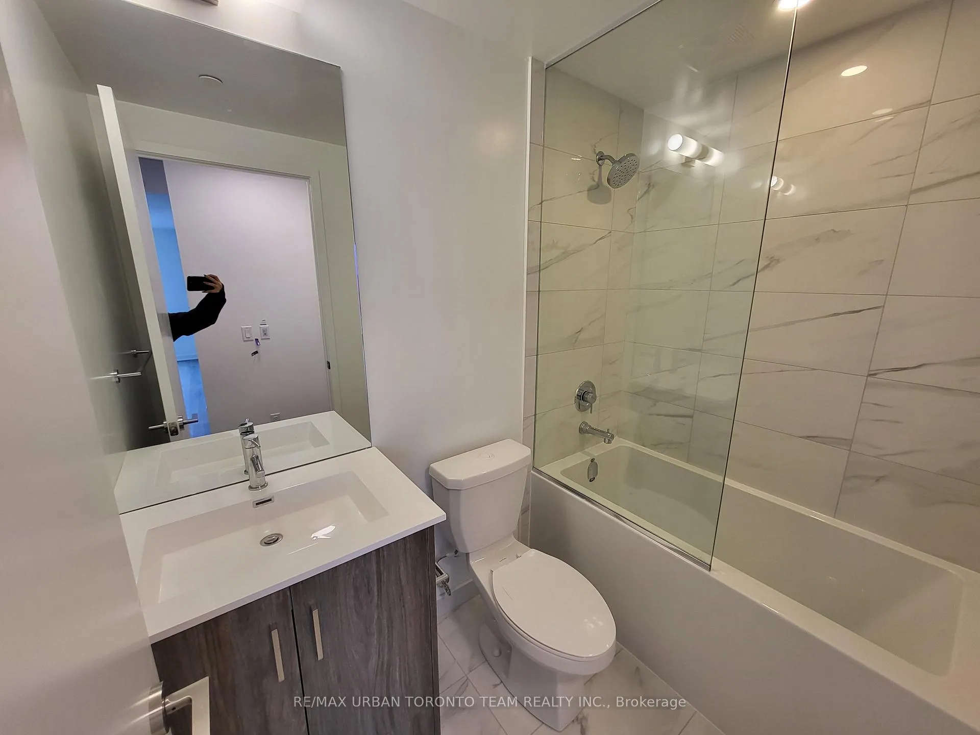 Photo 19 of Unit 3305, 180 Front Street E, Toronto, Moss Park — HOMEH