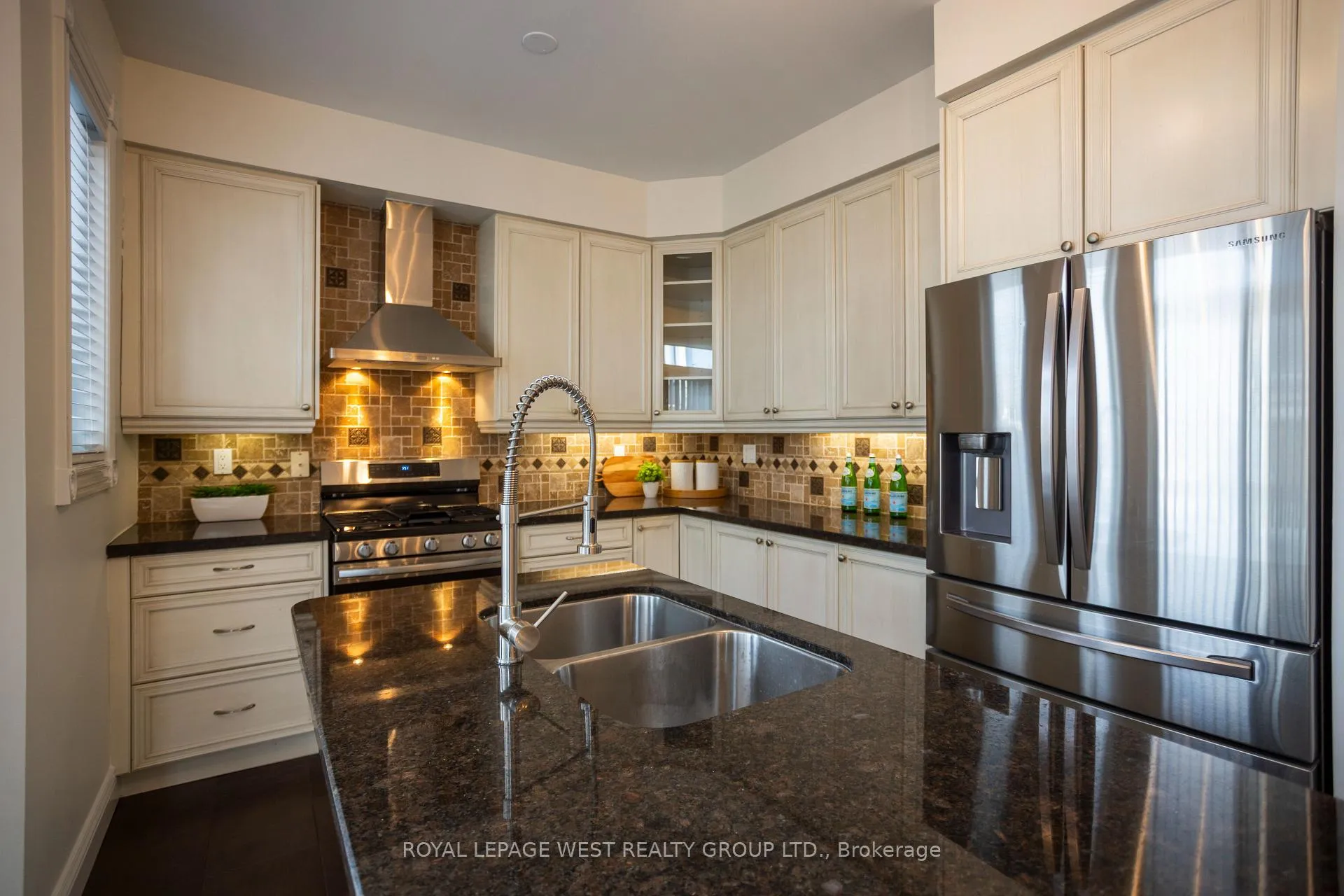 Photo 5 of 52 Long Island Crescent, Scarborough, Centennial Scarborough — HOMEH