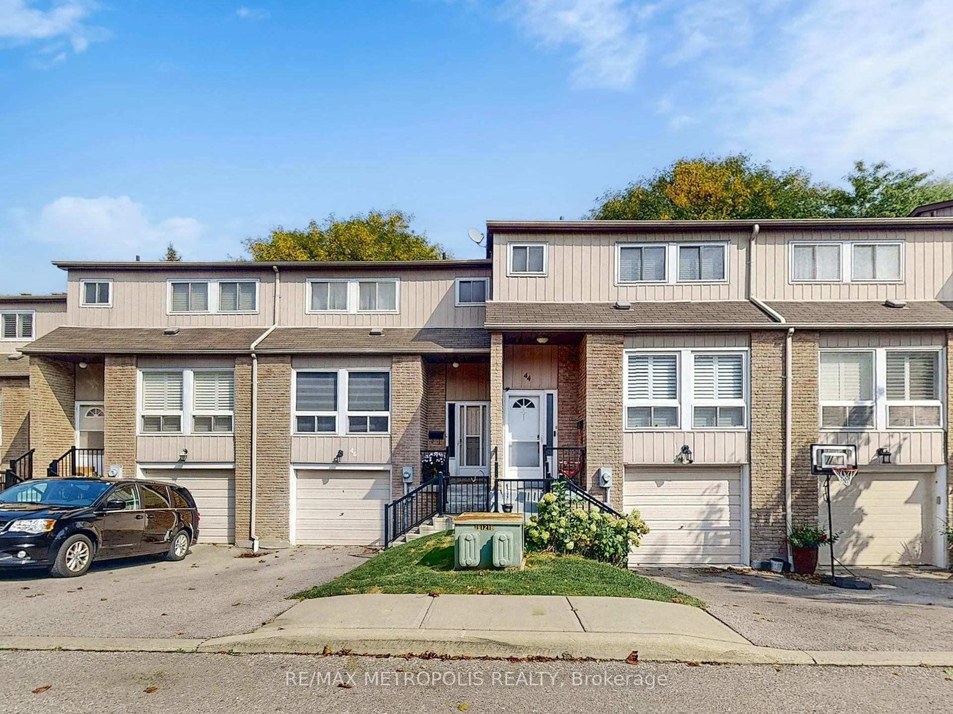 Photo 3 of 44 Willows Lane, Ajax, Central West — HOMEH
