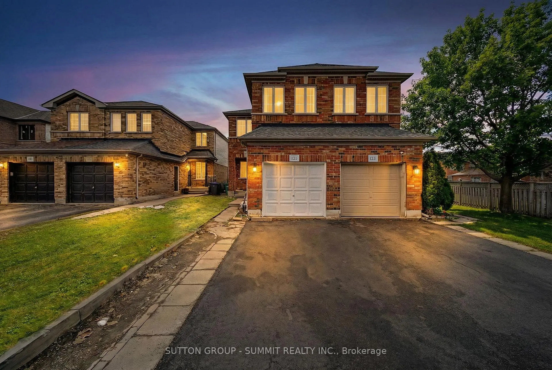 Photo 2 of 121 Willow Park Drive, Brampton, Sandringham-Wellington — HOMEH