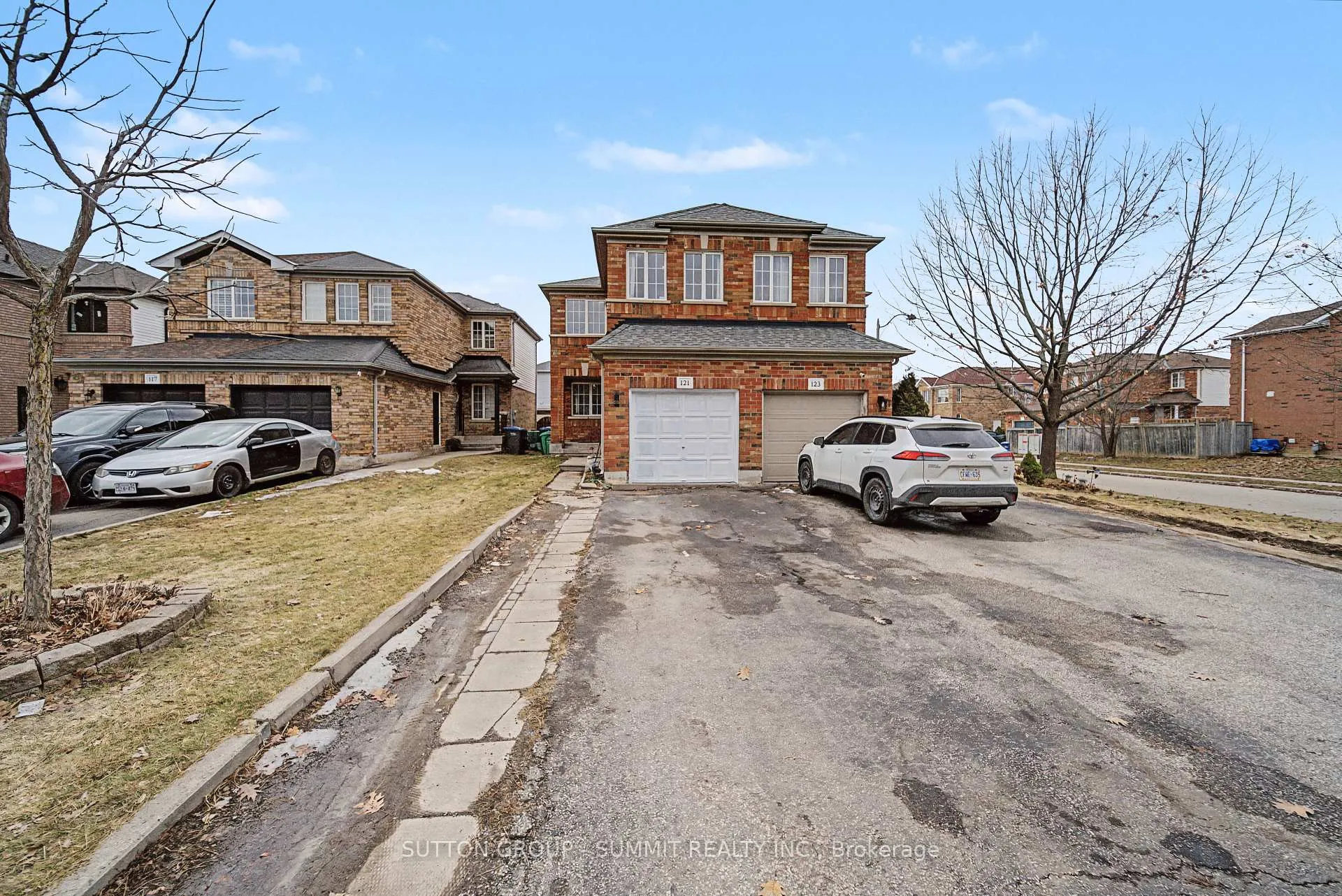 Photo 4 of 121 Willow Park Drive, Brampton, Sandringham-Wellington — HOMEH