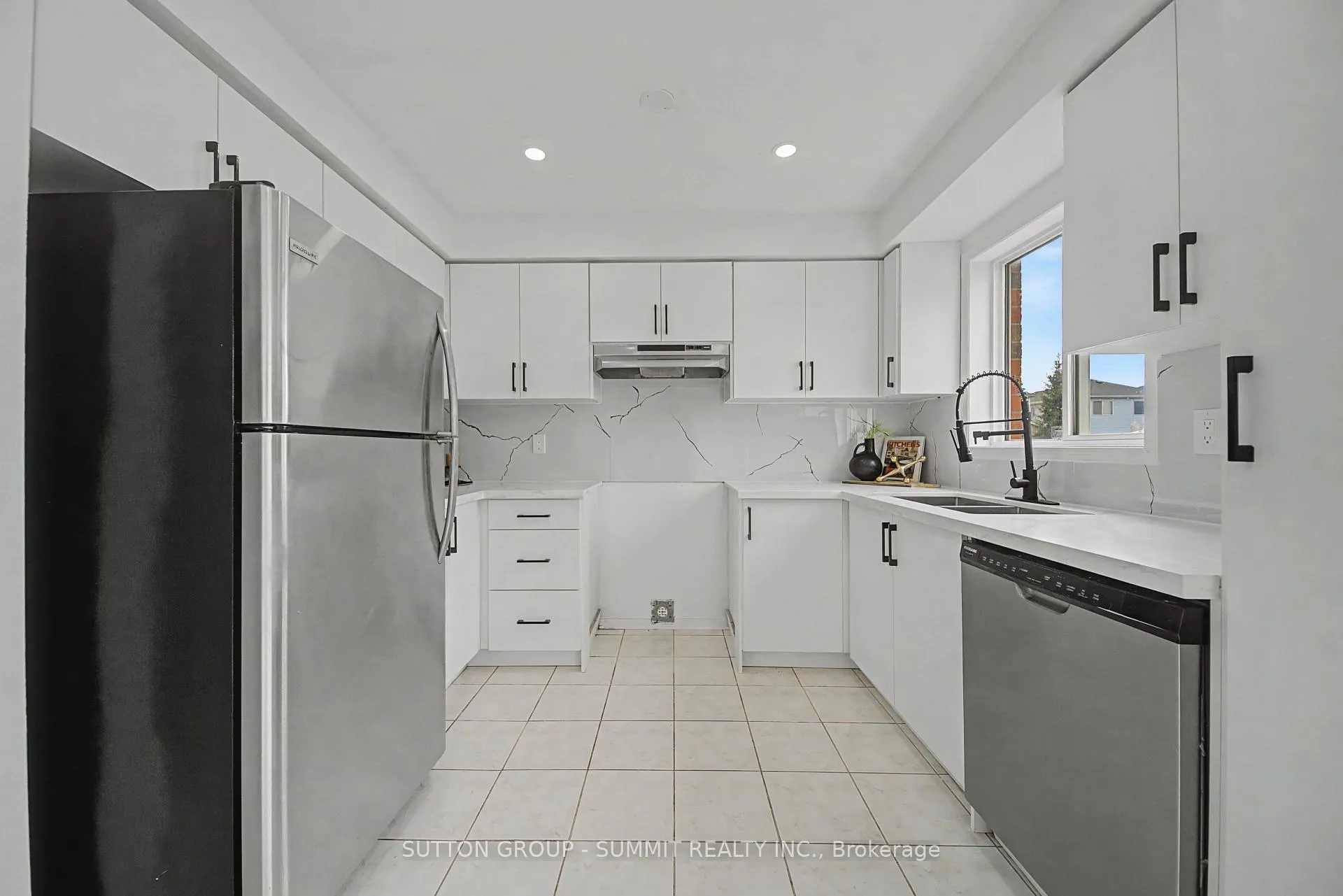 Photo 18 of 121 Willow Park Drive, Brampton, Sandringham-Wellington — HOMEH