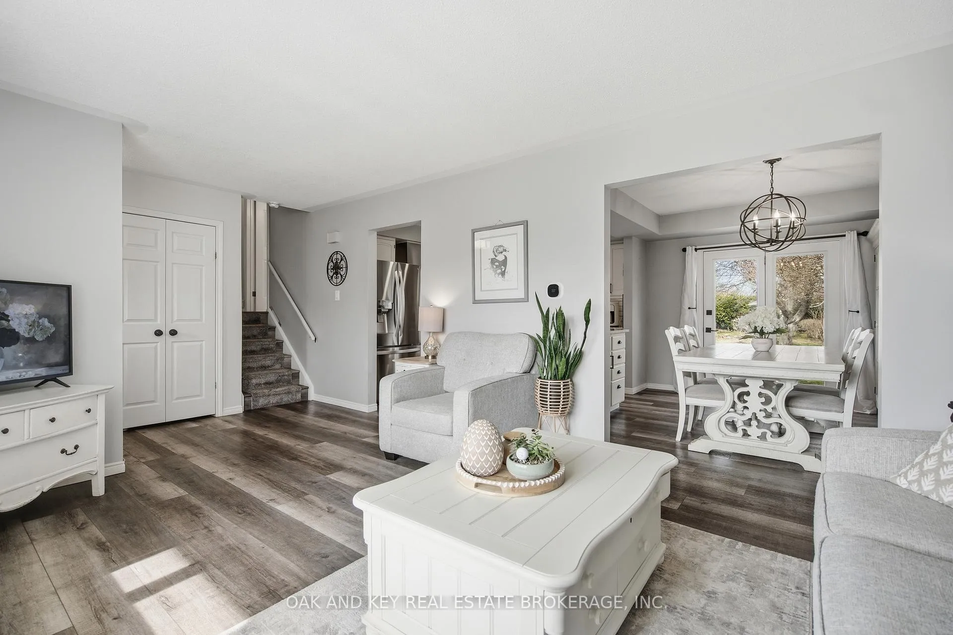 Photo 9 of 207 Simcoe Court, Middlesex Centre, Komoka — HOMEH