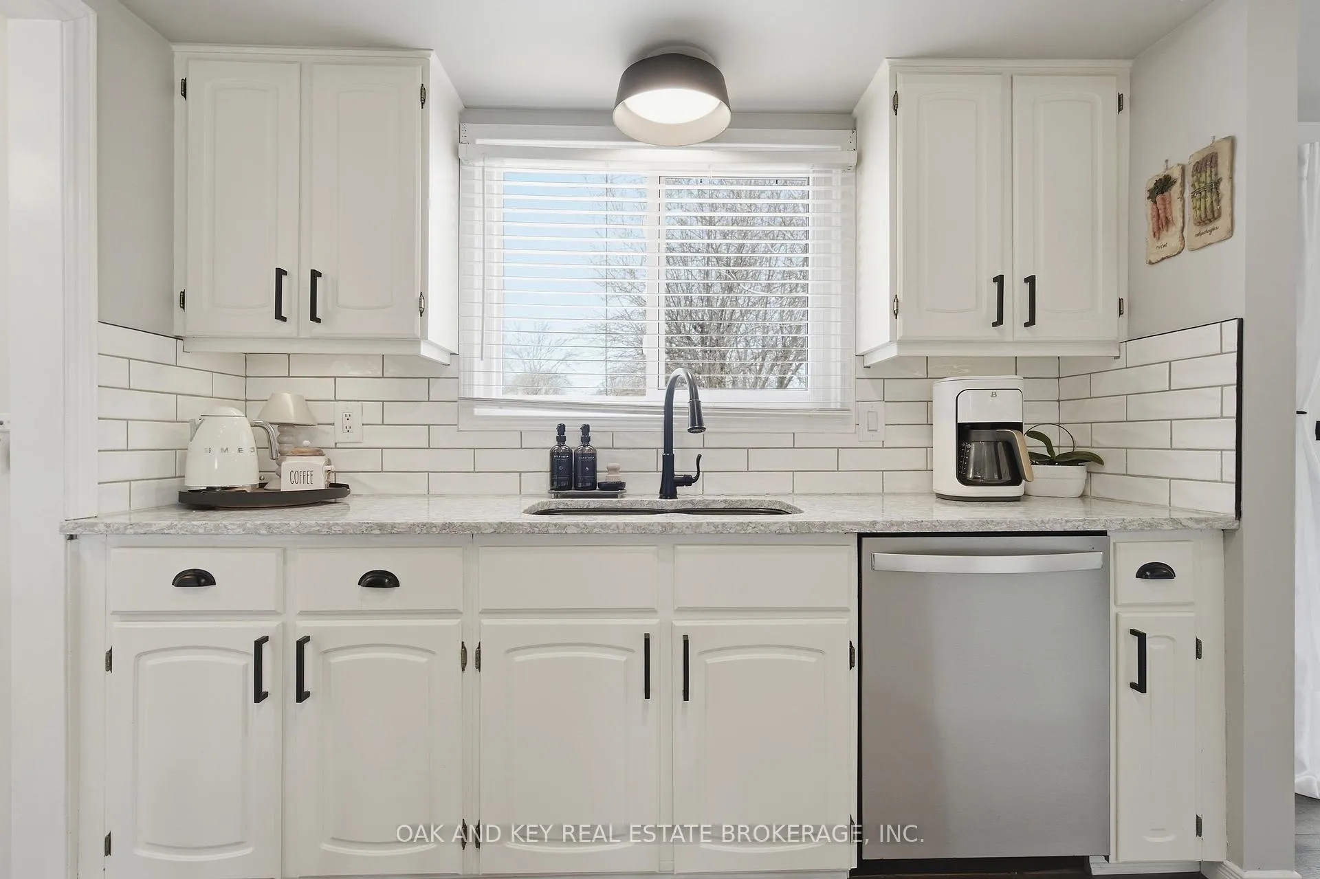Photo 12 of 207 Simcoe Court, Middlesex Centre, Komoka — HOMEH