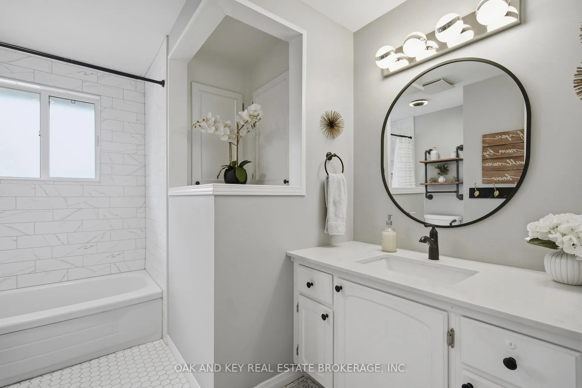 Photo 18 of 207 Simcoe Court, Middlesex Centre, Komoka — HOMEH