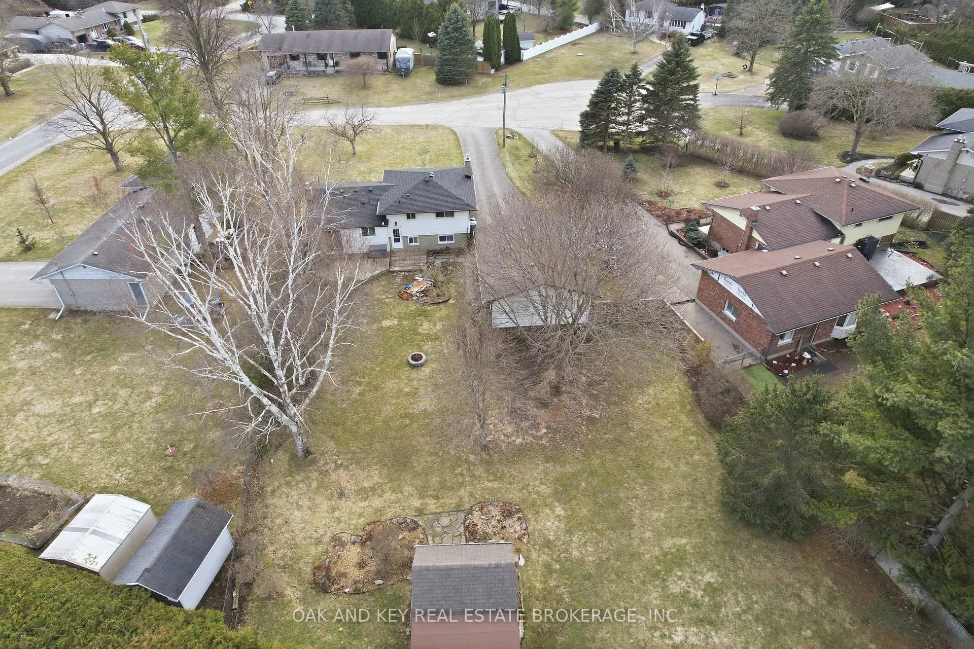 Photo 30 of 207 Simcoe Court, Middlesex Centre, Komoka — HOMEH