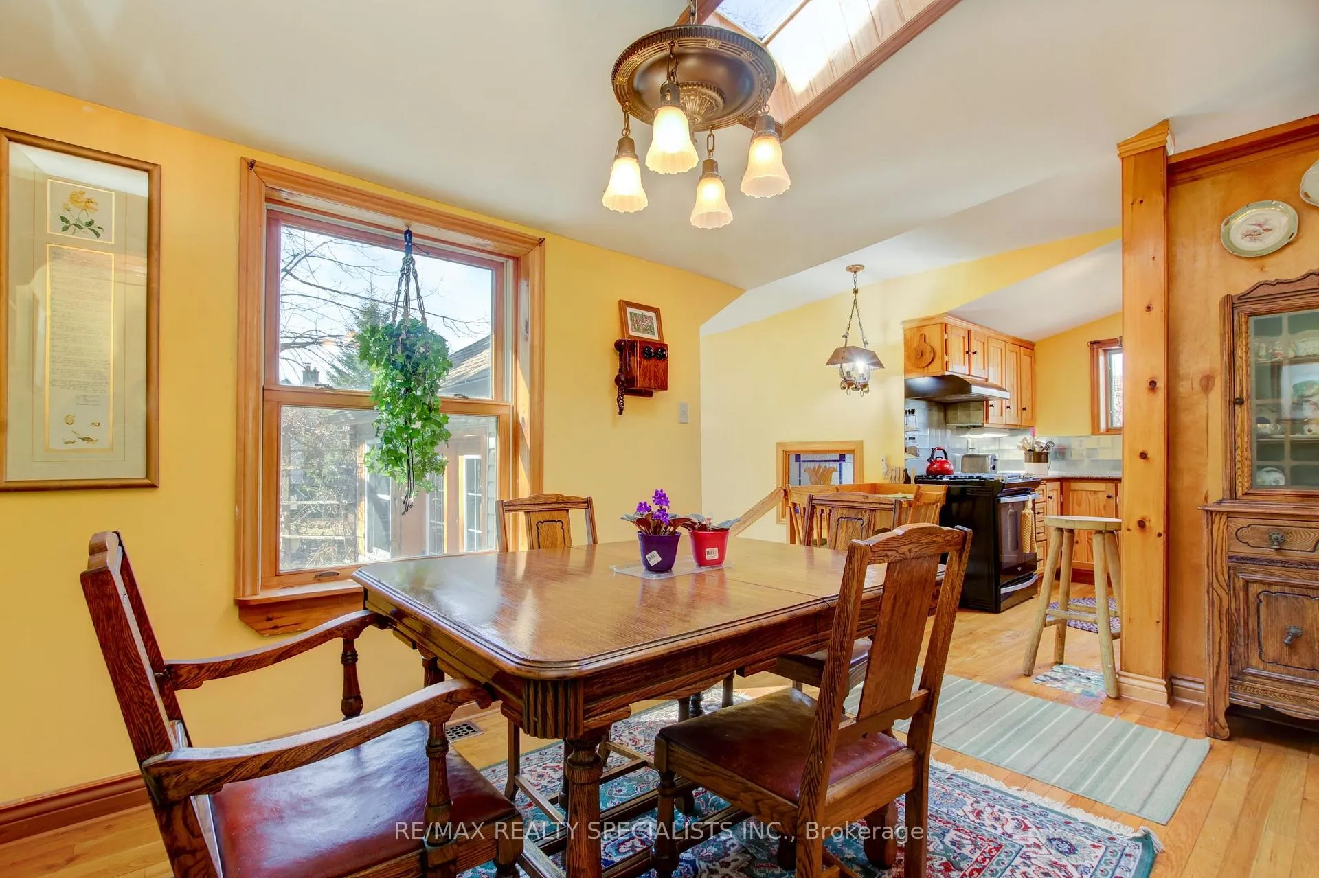 Photo 7 of 1184 Bellview Cres, Burlington, Brant — HOMEH