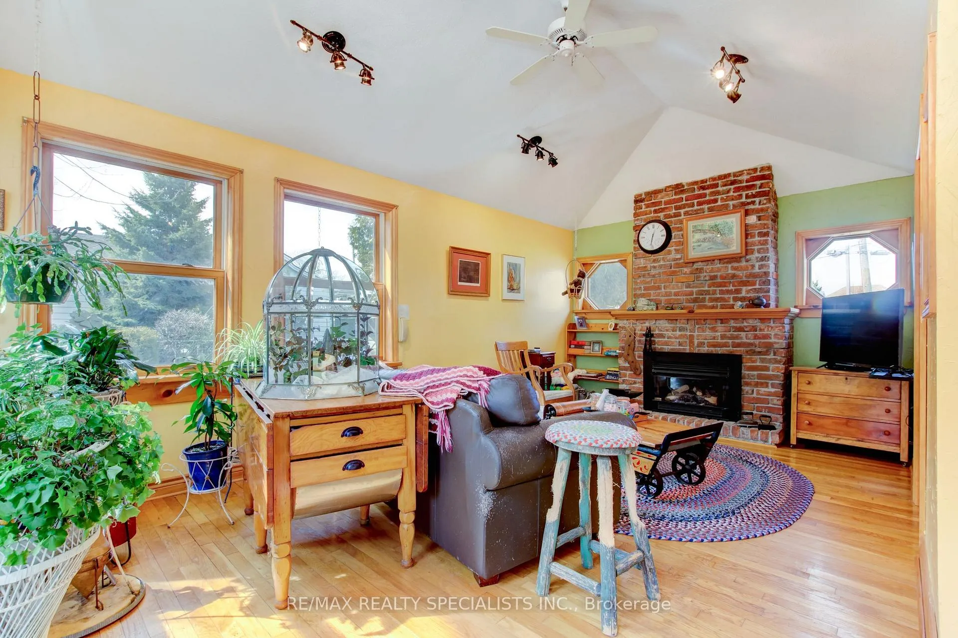 Photo 11 of 1184 Bellview Cres, Burlington, Brant — HOMEH