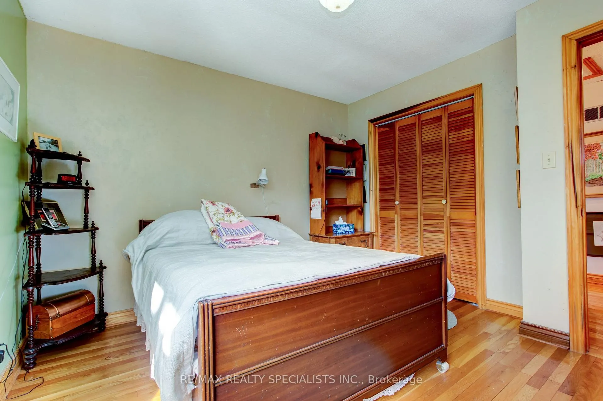 Photo 17 of 1184 Bellview Cres, Burlington, Brant — HOMEH