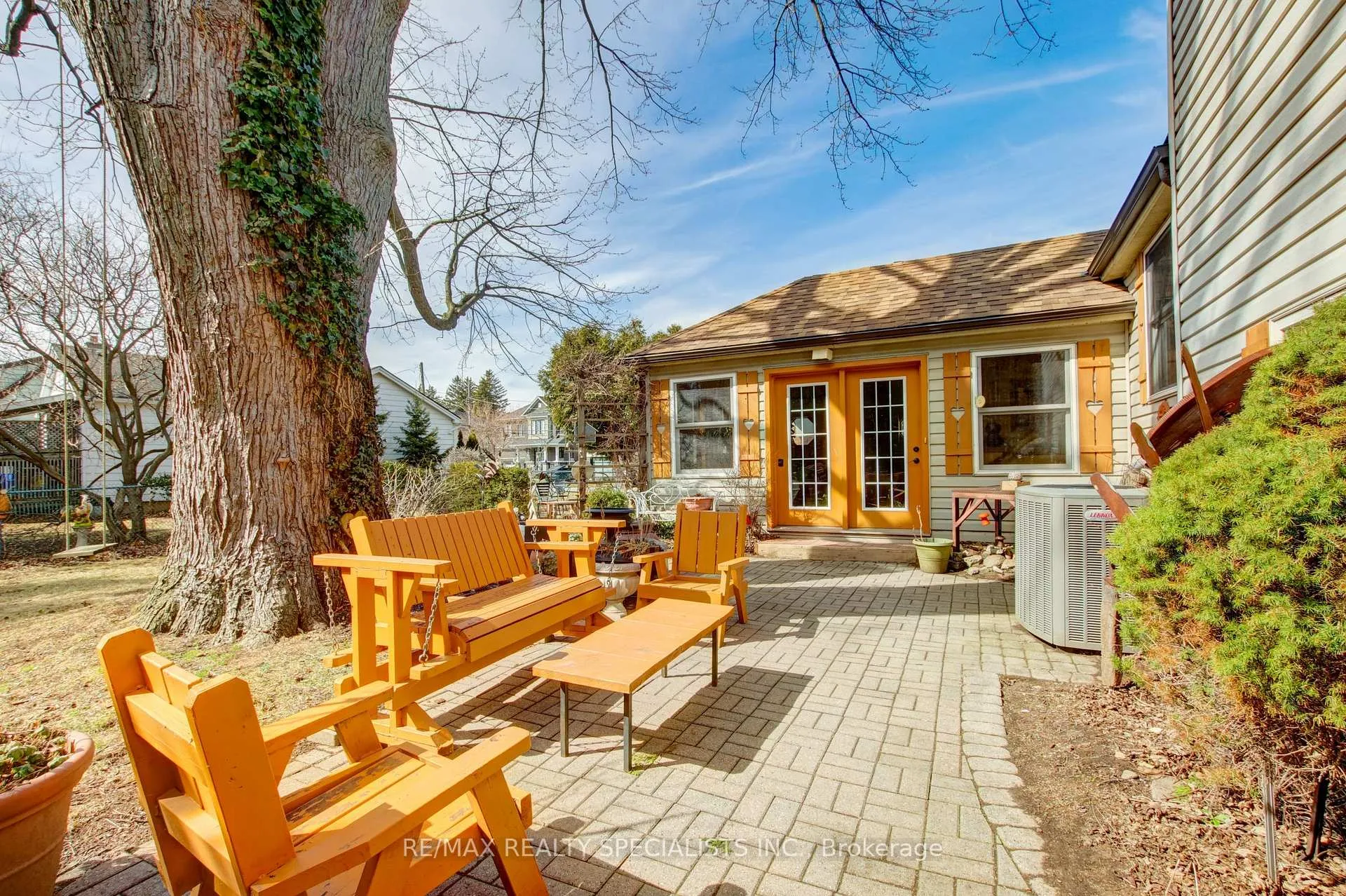 Photo 24 of 1184 Bellview Cres, Burlington, Brant — HOMEH
