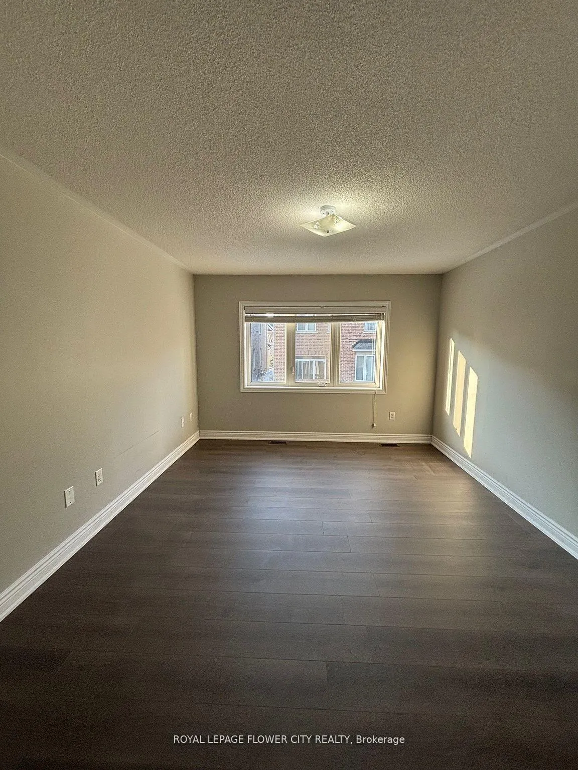 Photo 6 of 38 Walbrook Road, Brampton, Credit Valley — HOMEH