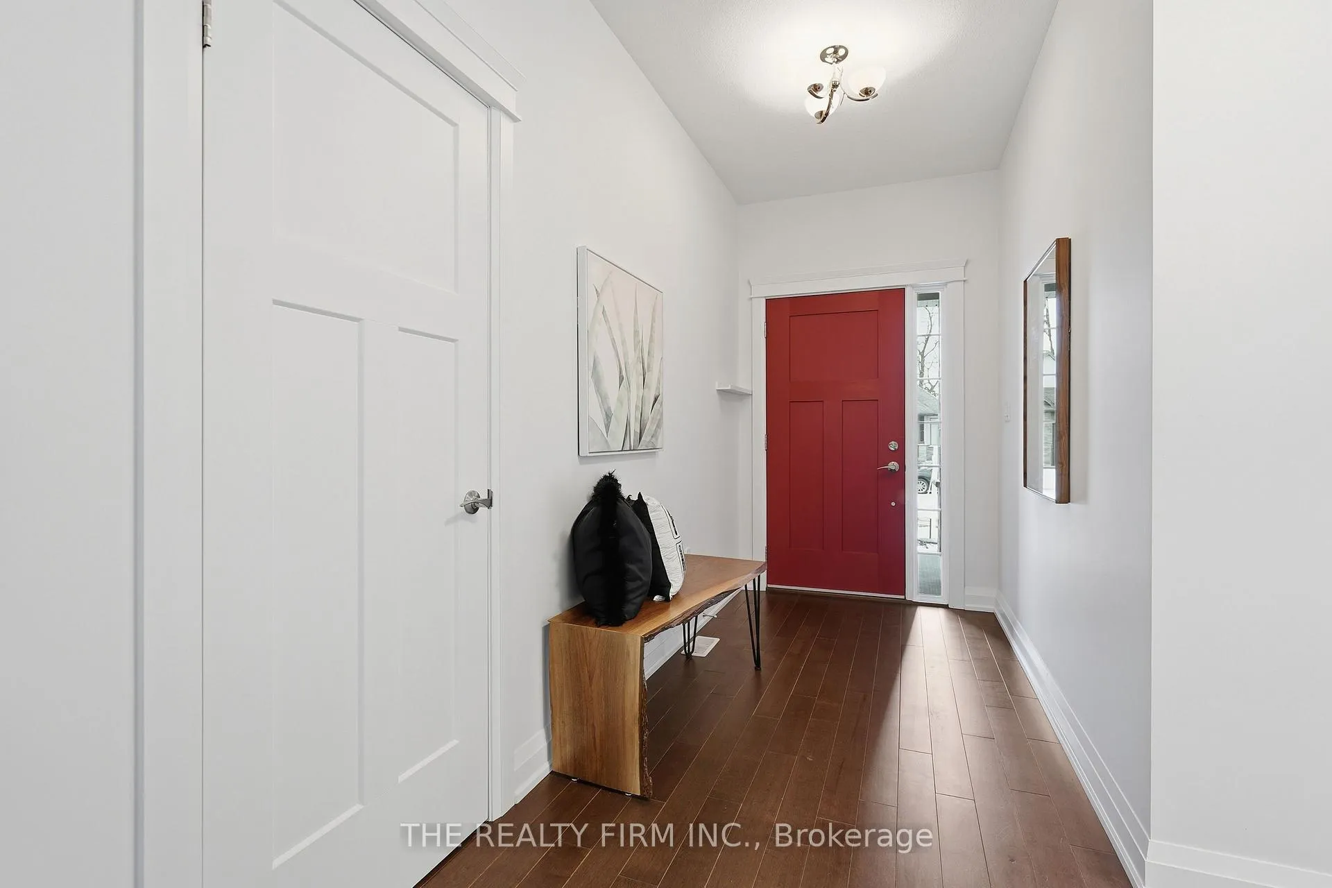 Photo 4 of 84 Collins Way, Strathroy-Caradoc, SE — HOMEH