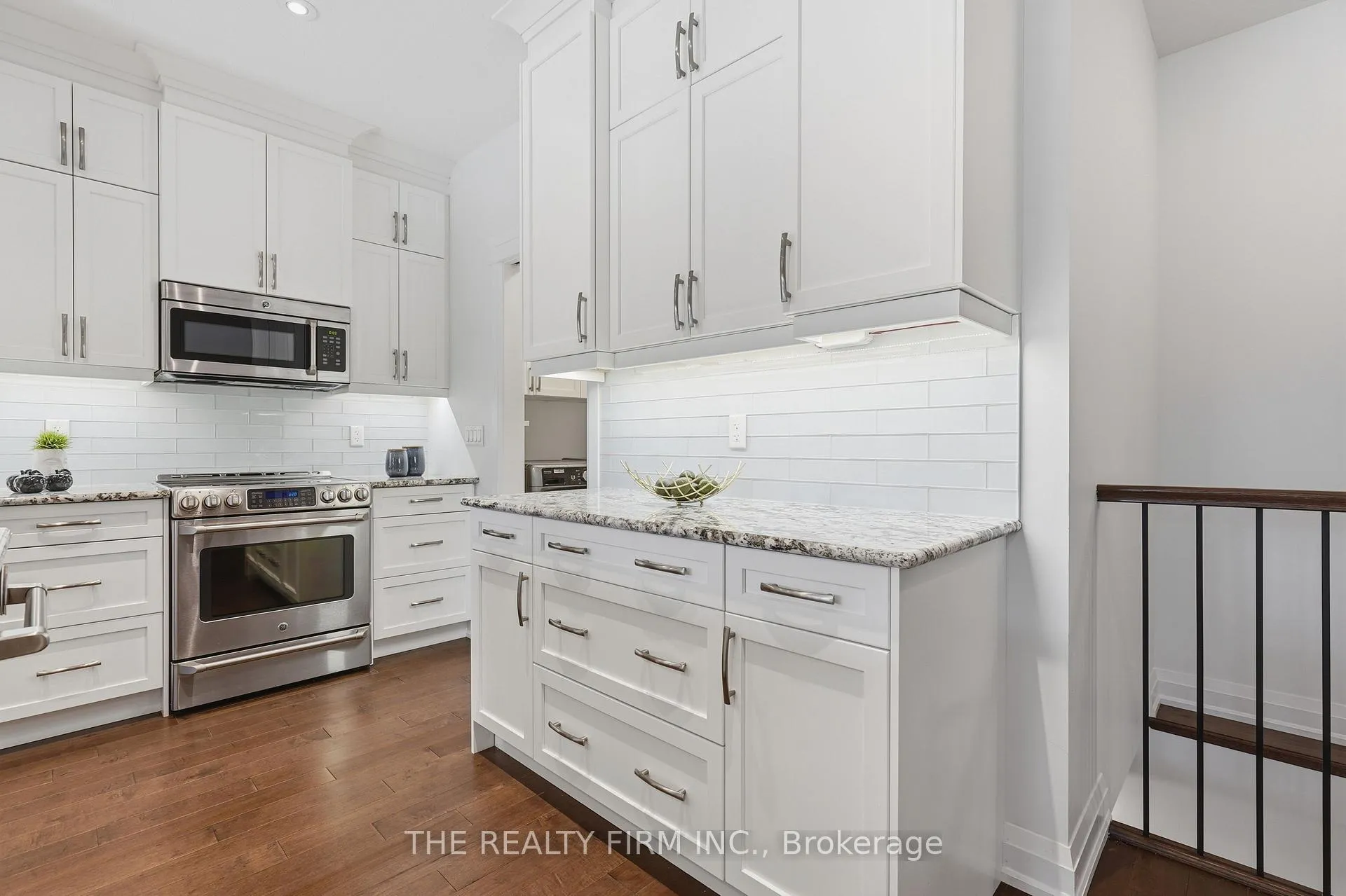 Photo 12 of 84 Collins Way, Strathroy-Caradoc, SE — HOMEH