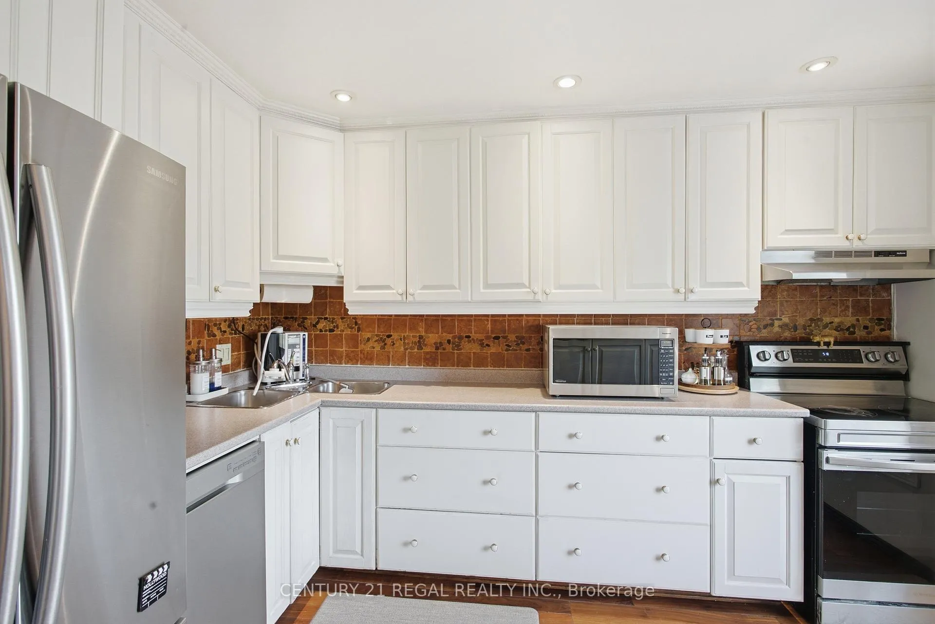 Photo 18 of Unit 7, 765 Oklahoma Drive, Pickering, West Shore — HOMEH