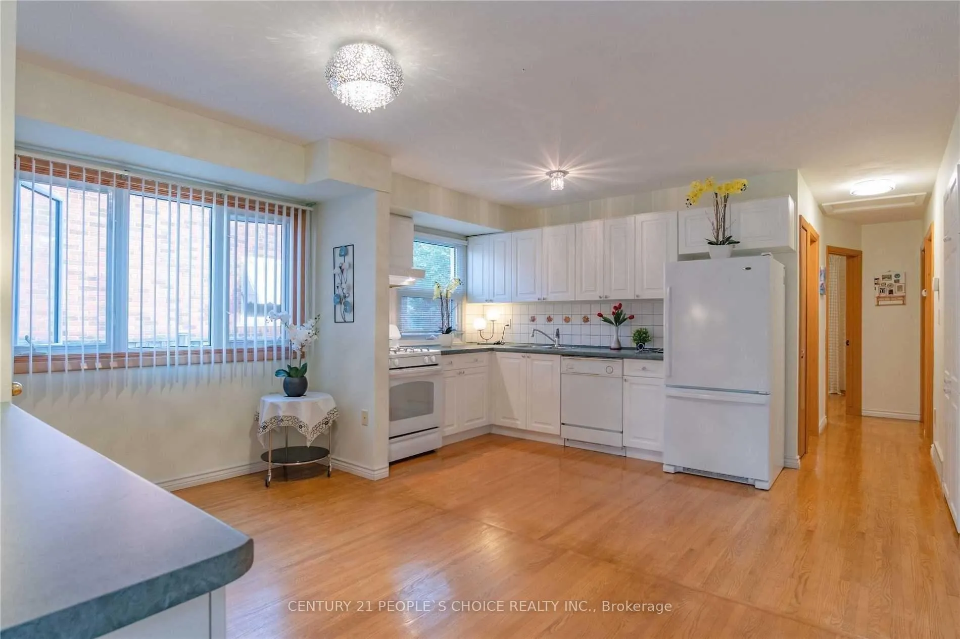 Photo 3 of 25 Darlington Drive, Hamilton, Gilbert — HOMEH