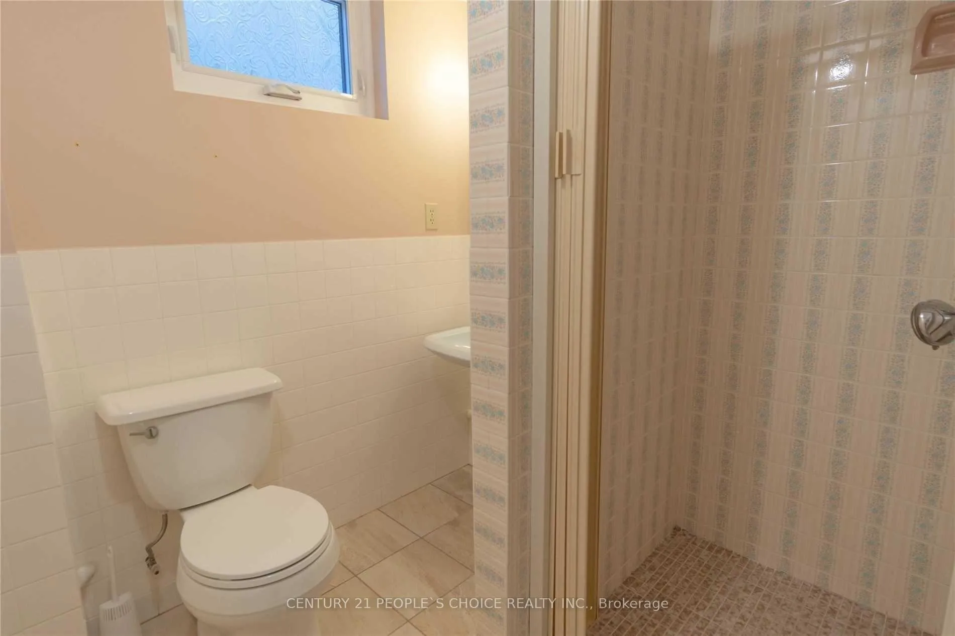 Photo 12 of 25 Darlington Drive, Hamilton, Gilbert — HOMEH