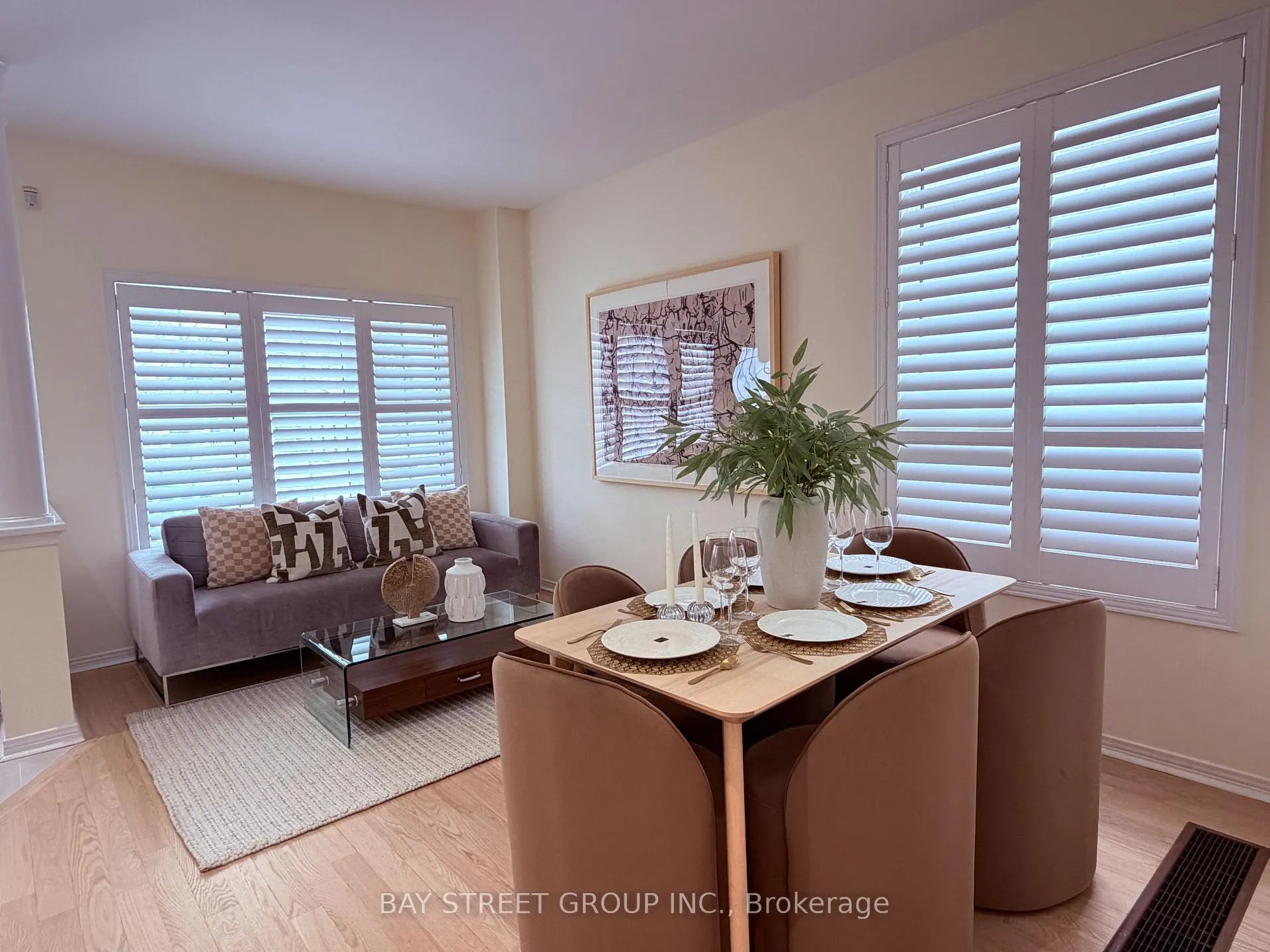 Photo 2 of 26 Campden Place, Markham, Berczy — HOMEH