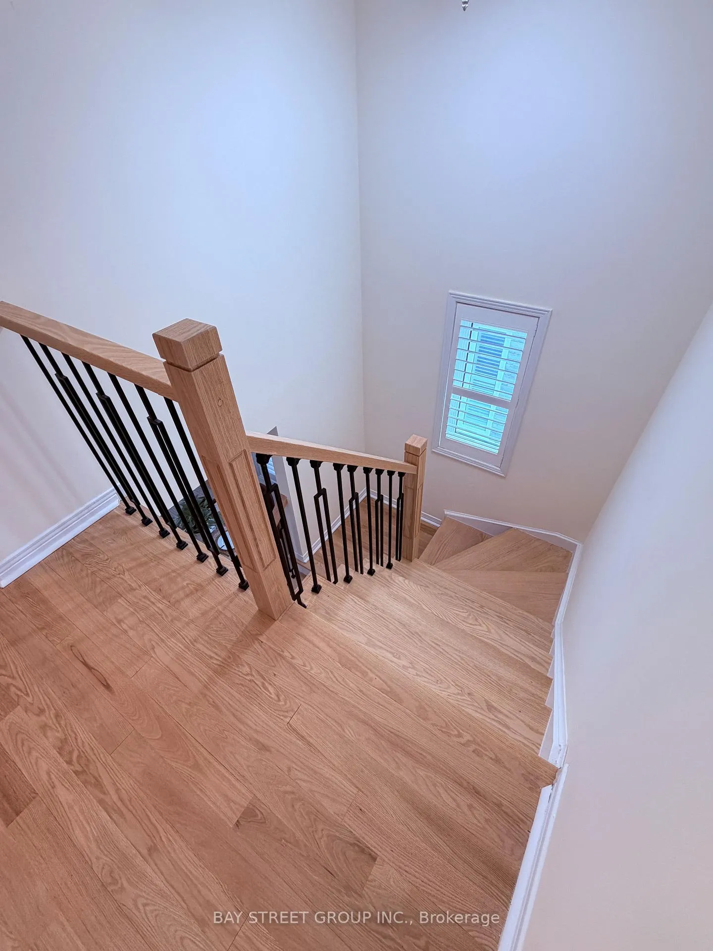 Photo 7 of 26 Campden Place, Markham, Berczy — HOMEH