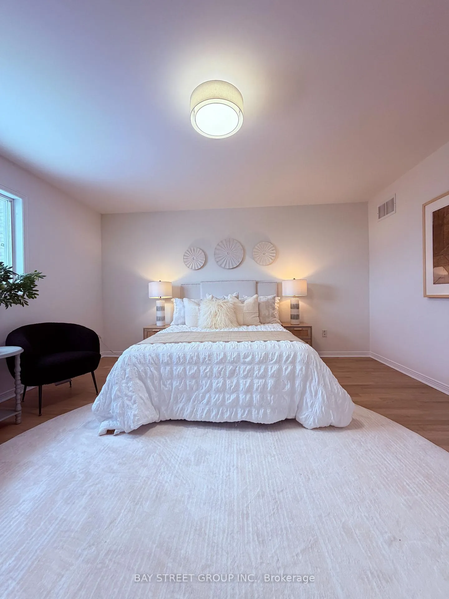 Photo 9 of 26 Campden Place, Markham, Berczy — HOMEH